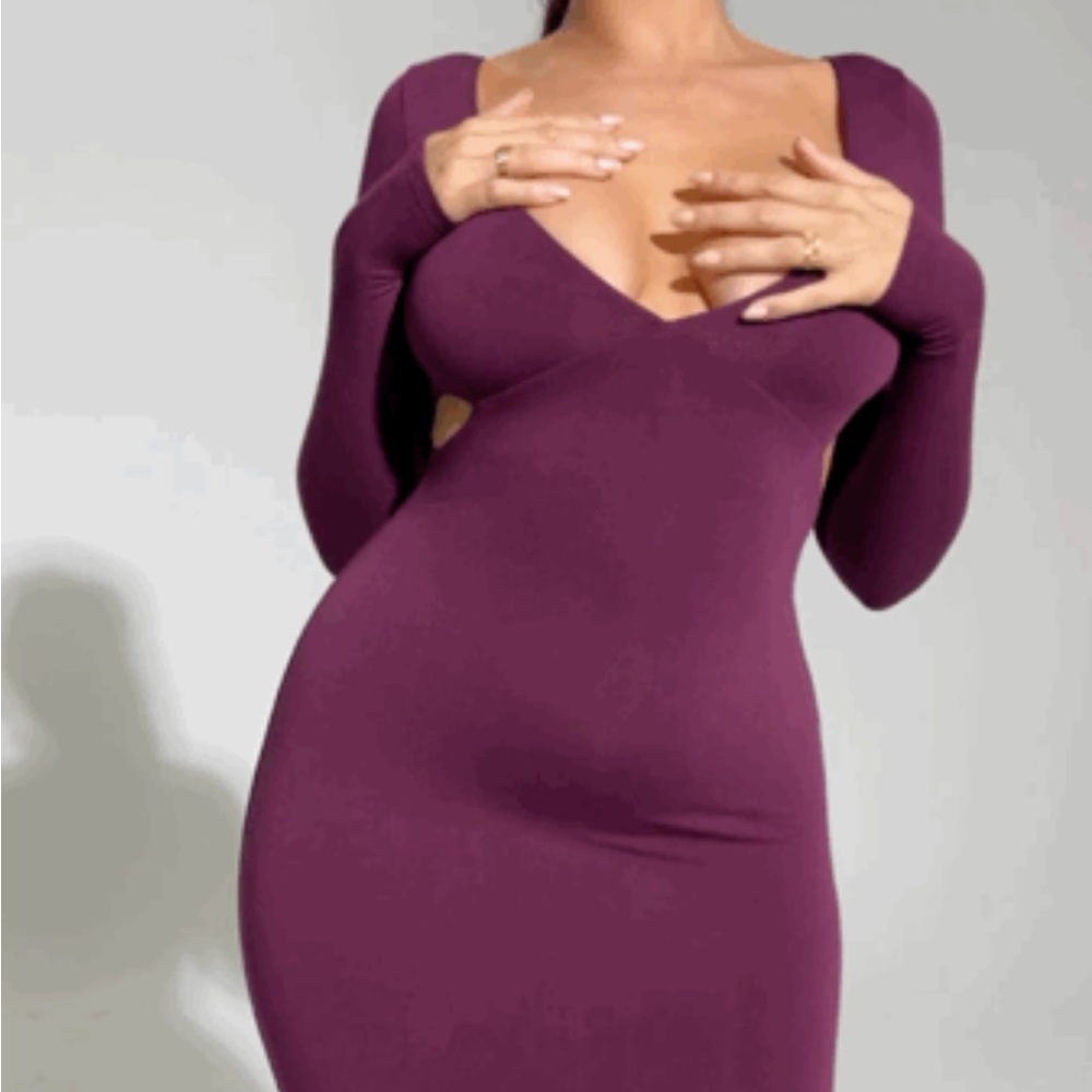 Naked Wardrobe The Oh So Slit Dress in Dark Plum - Picture 4 of 5